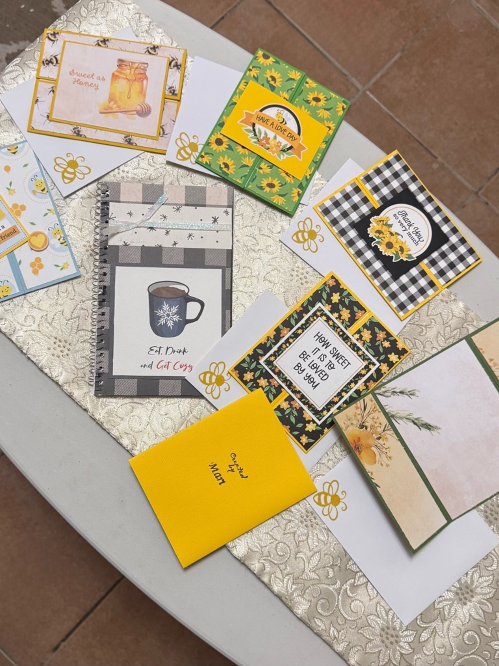 Source Unknown Yellow and Black Floral Assortment of Greeting Cards